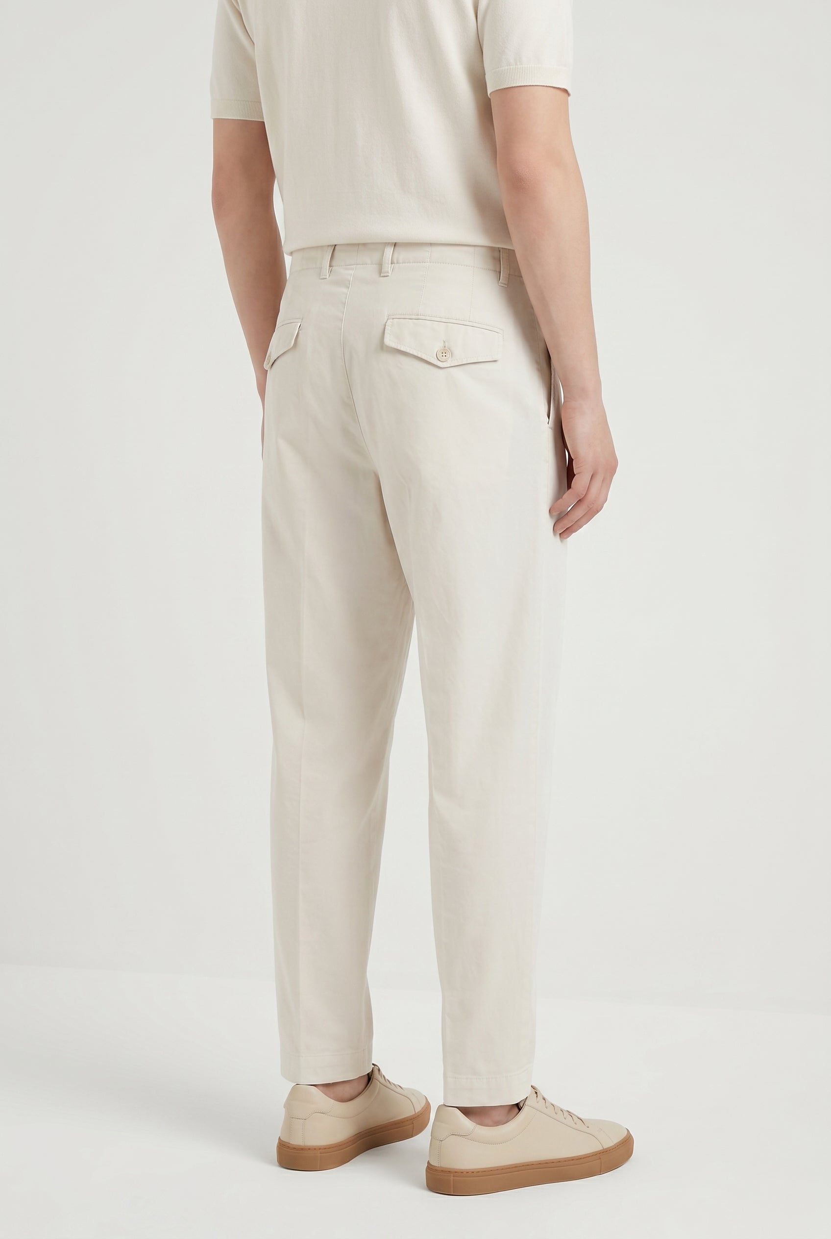 BRUNELLO CUCINELLI MEN'S LIGHT BEIGE PLEATED TROUSERS
