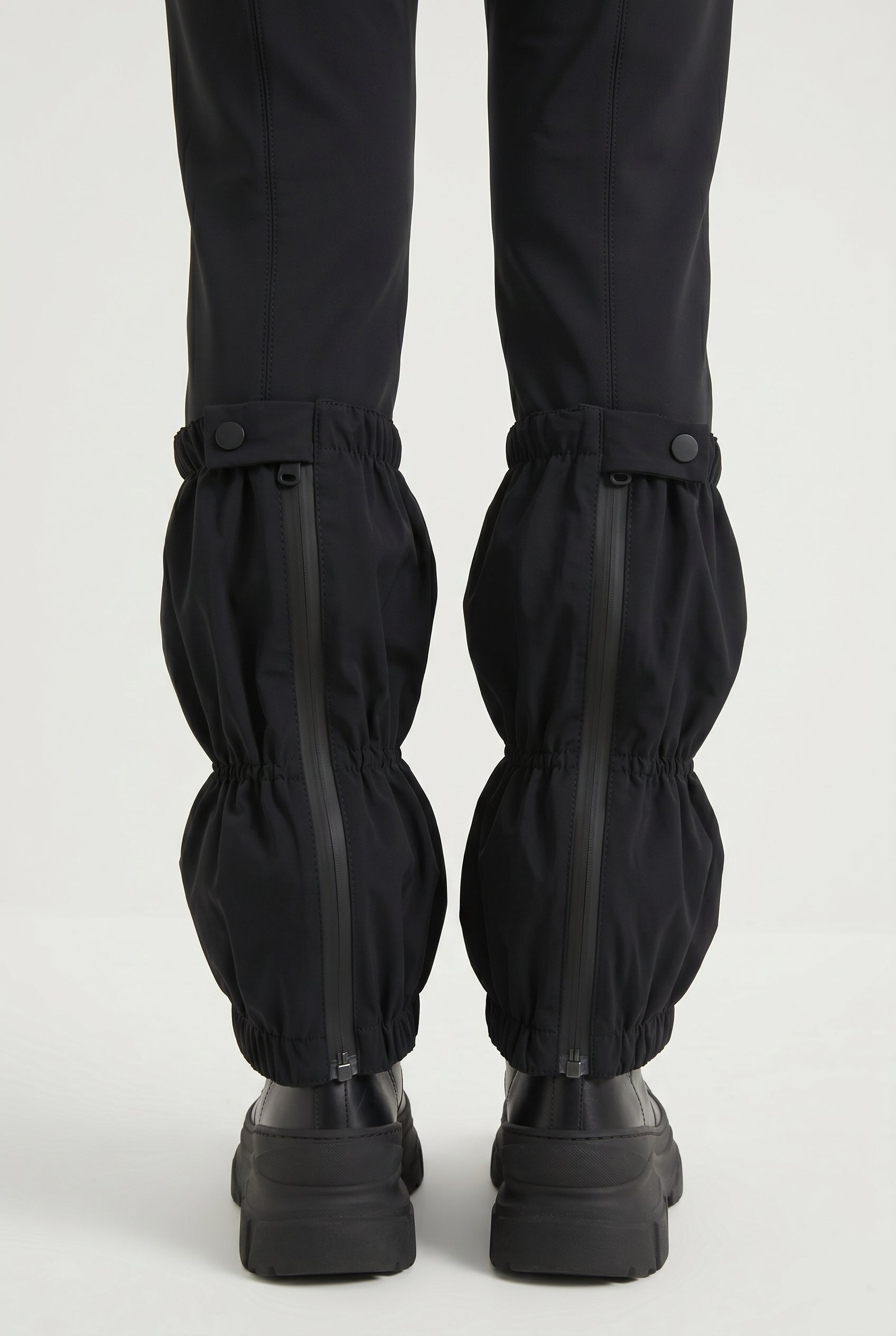 BRUNELLO CUCINELLI WOMEN'S BLACK GATHERED HEM TROUSERS