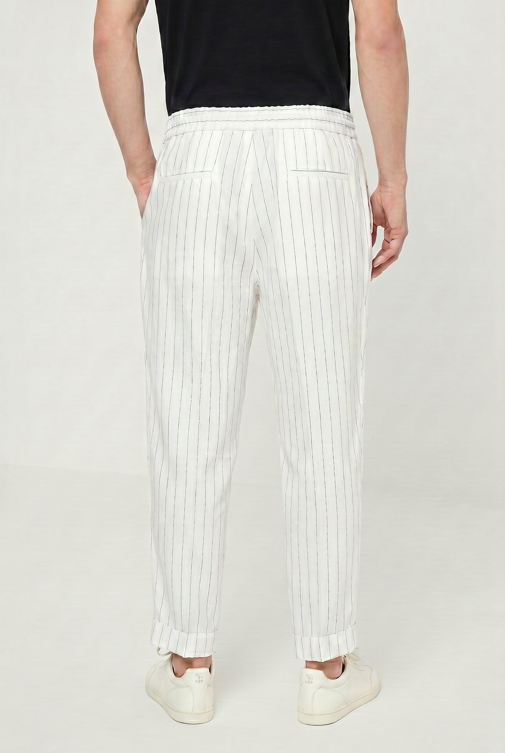 BRUNELLO CUCINELLI MEN'S WHITE LINEN RELAXED TROUSERS