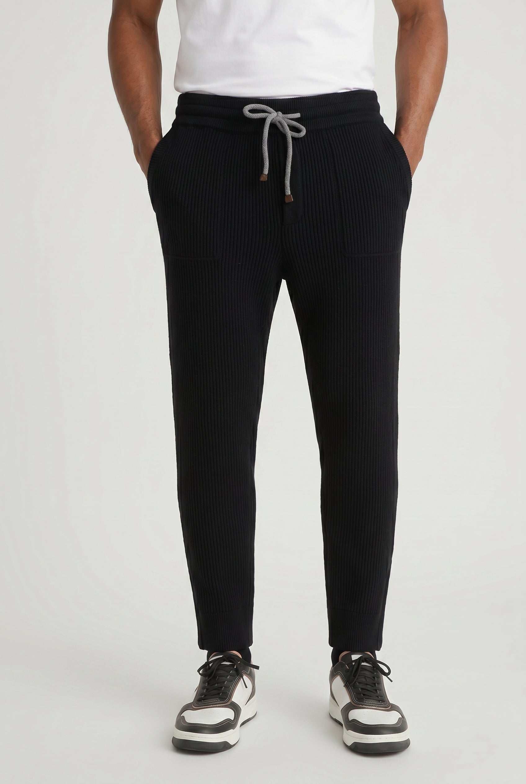 BRUNELLO CUCINELLI MEN'S BLACK WOOL KNIT TROUSERS