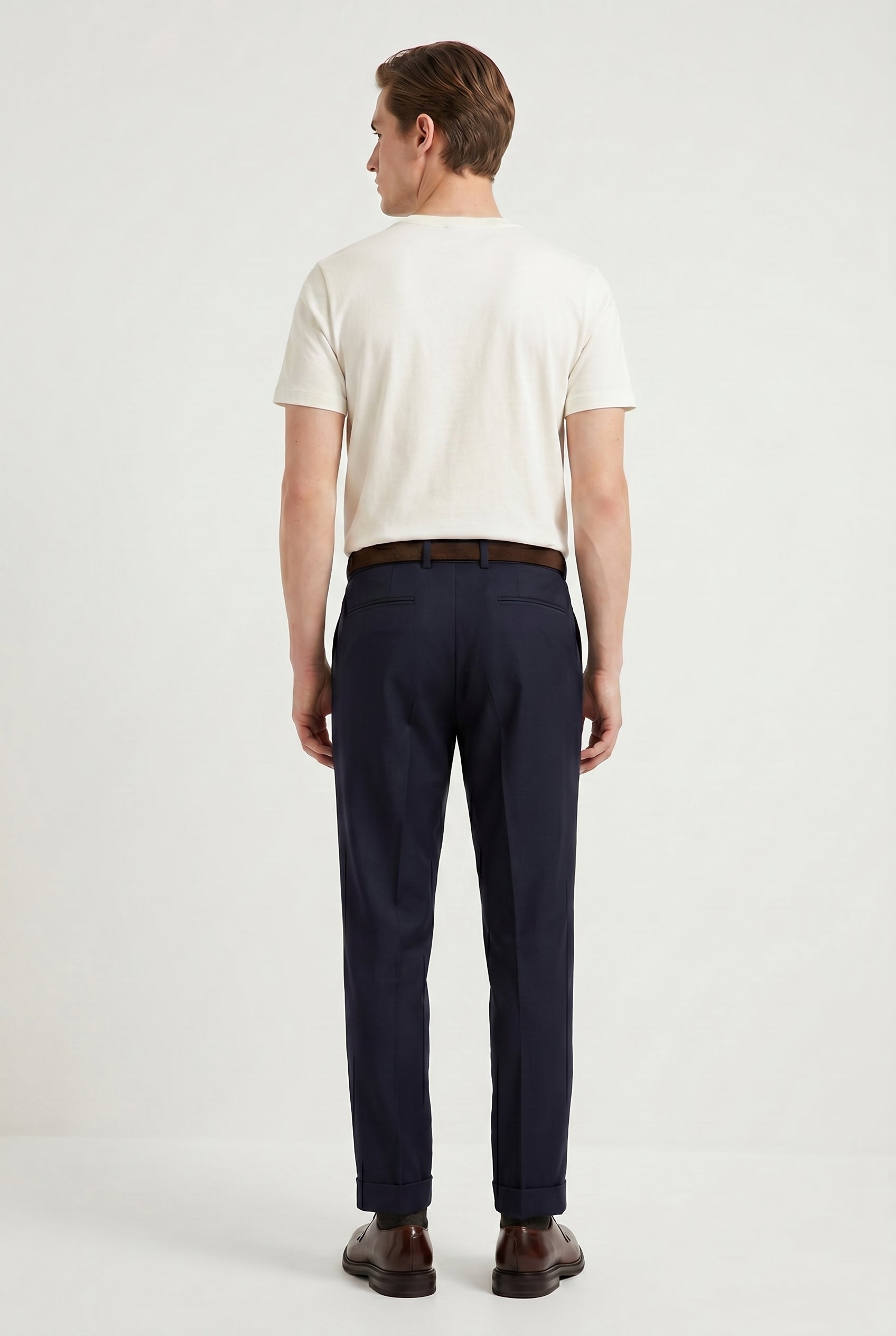 BRUNELLO CUCINELLI MEN'S NAVY WOOL SILK TAPERED TROUSERS