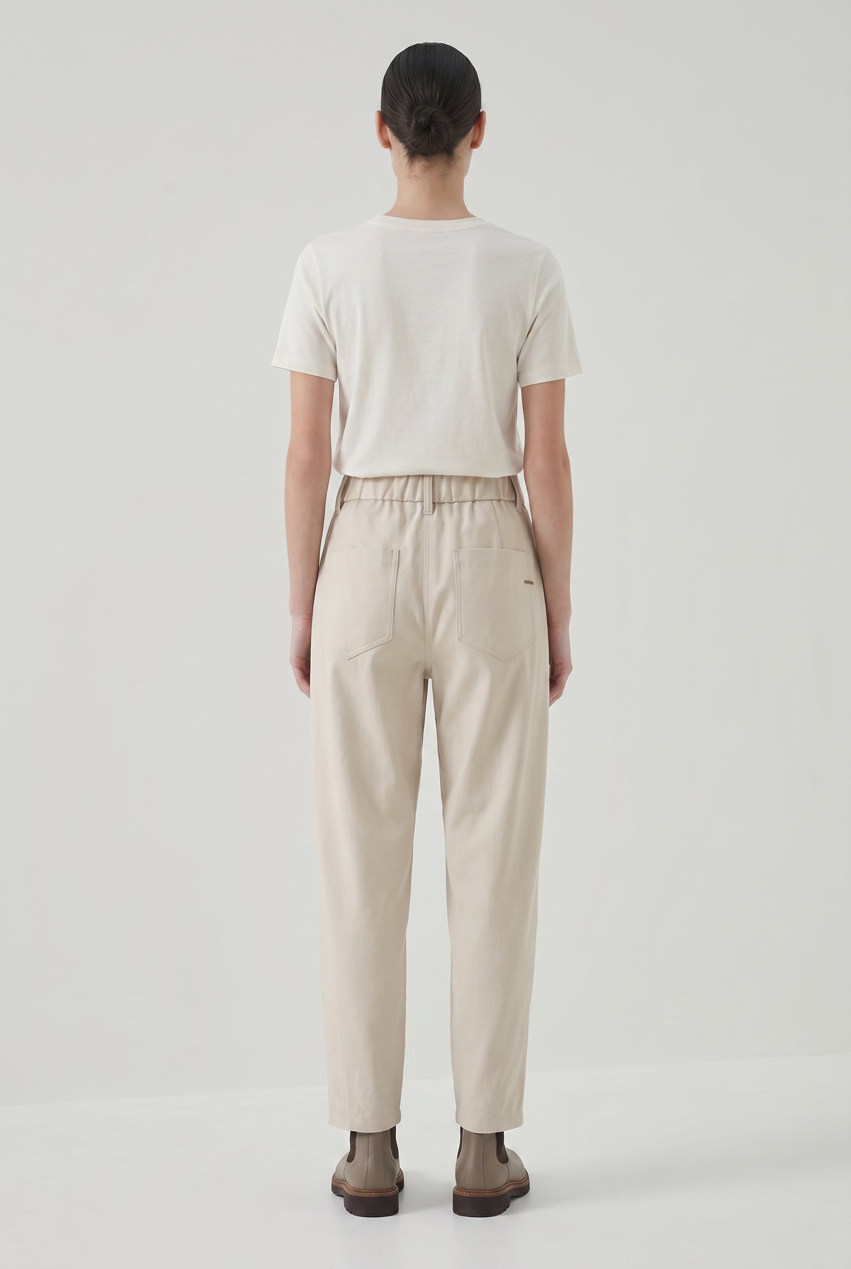 BRUNELLO CUCINELLI WOMEN'S LIGHT BEIGE RELAXED TROUSERS