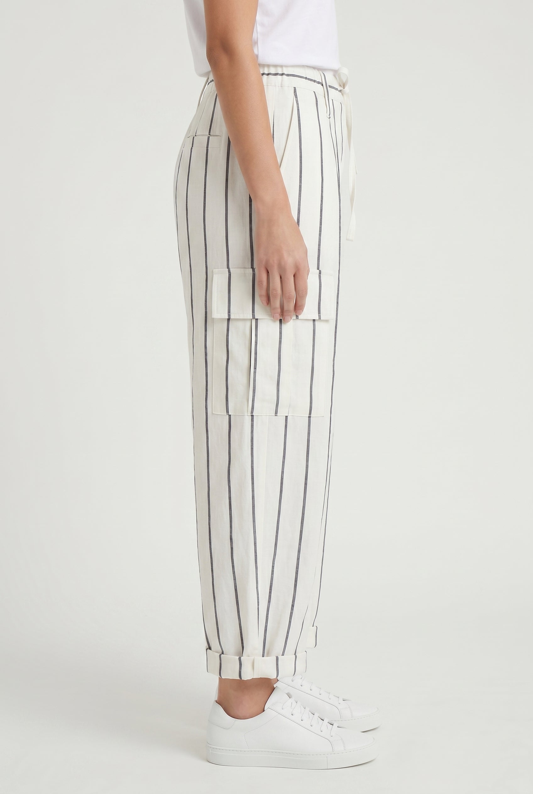 BRUNELLO CUCINELLI WOMEN'S WHITE STRIPED LINEN TROUSERS