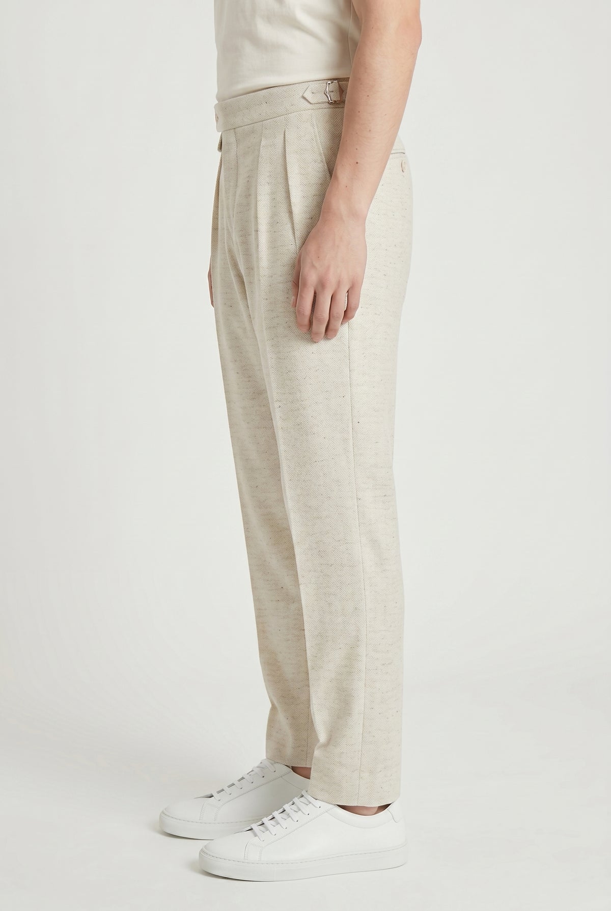 BRUNELLO CUCINELLI MEN'S OFF WHITE WOOL PLEATED TROUSERS