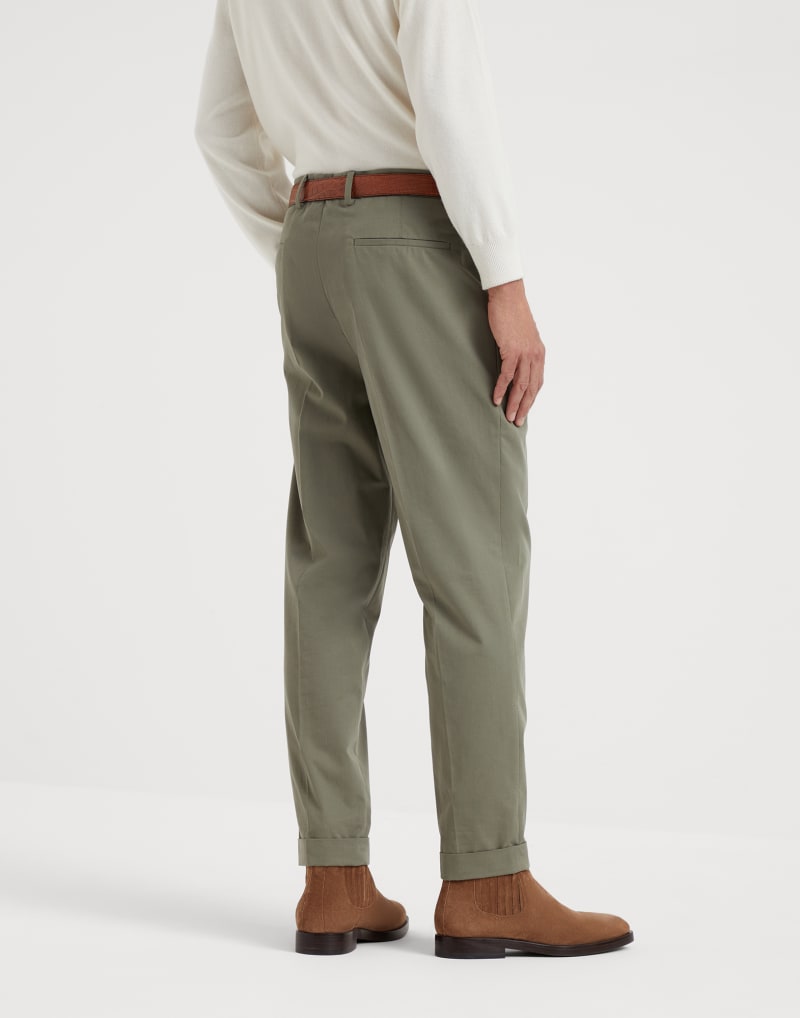 BRUNELLO CUCINELLI MEN'S OLIVE PLEATED COTTON TROUSERS