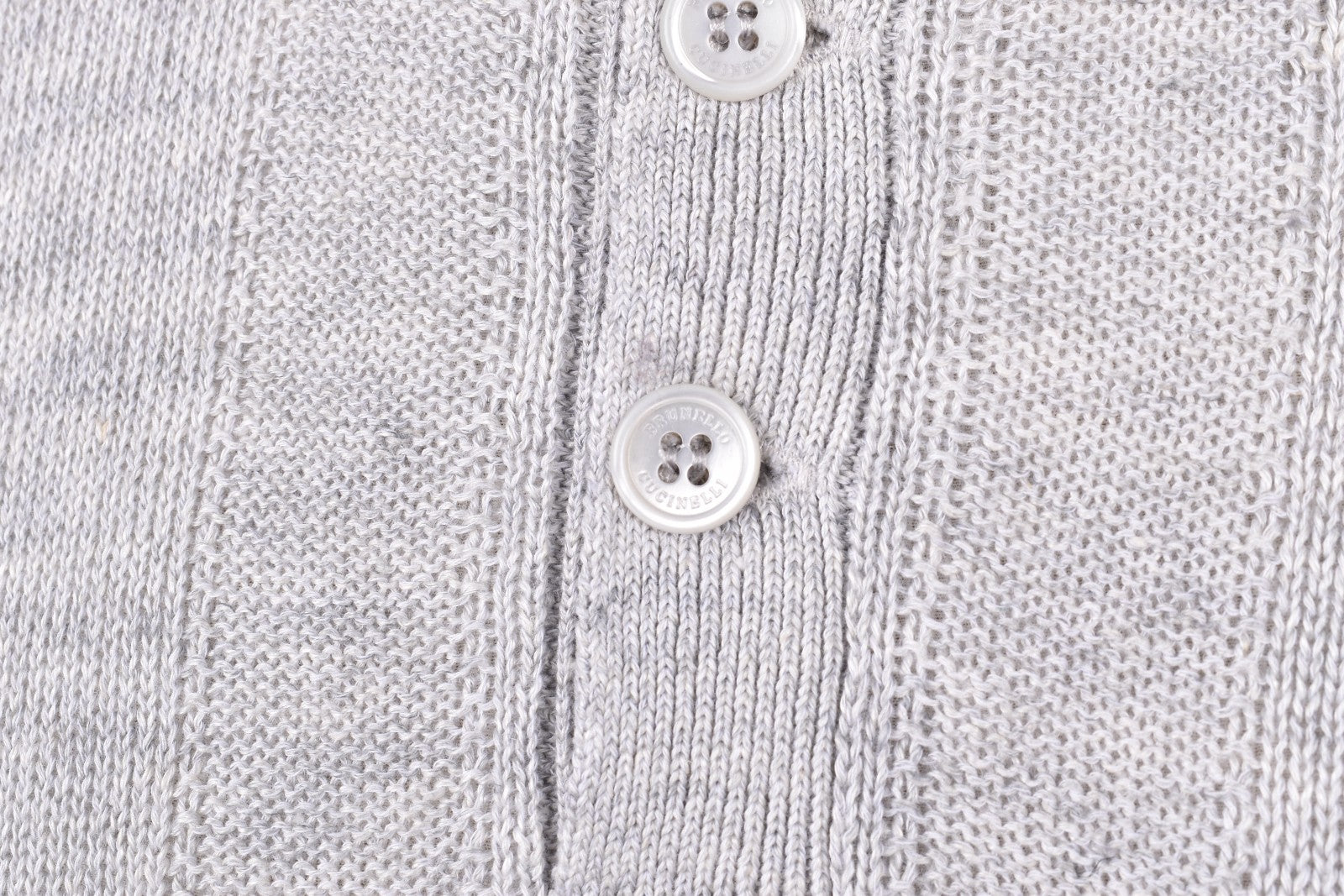 BRUNELLO CUCINELLI MEN'S LIGHT GREY LINEN SWEATER