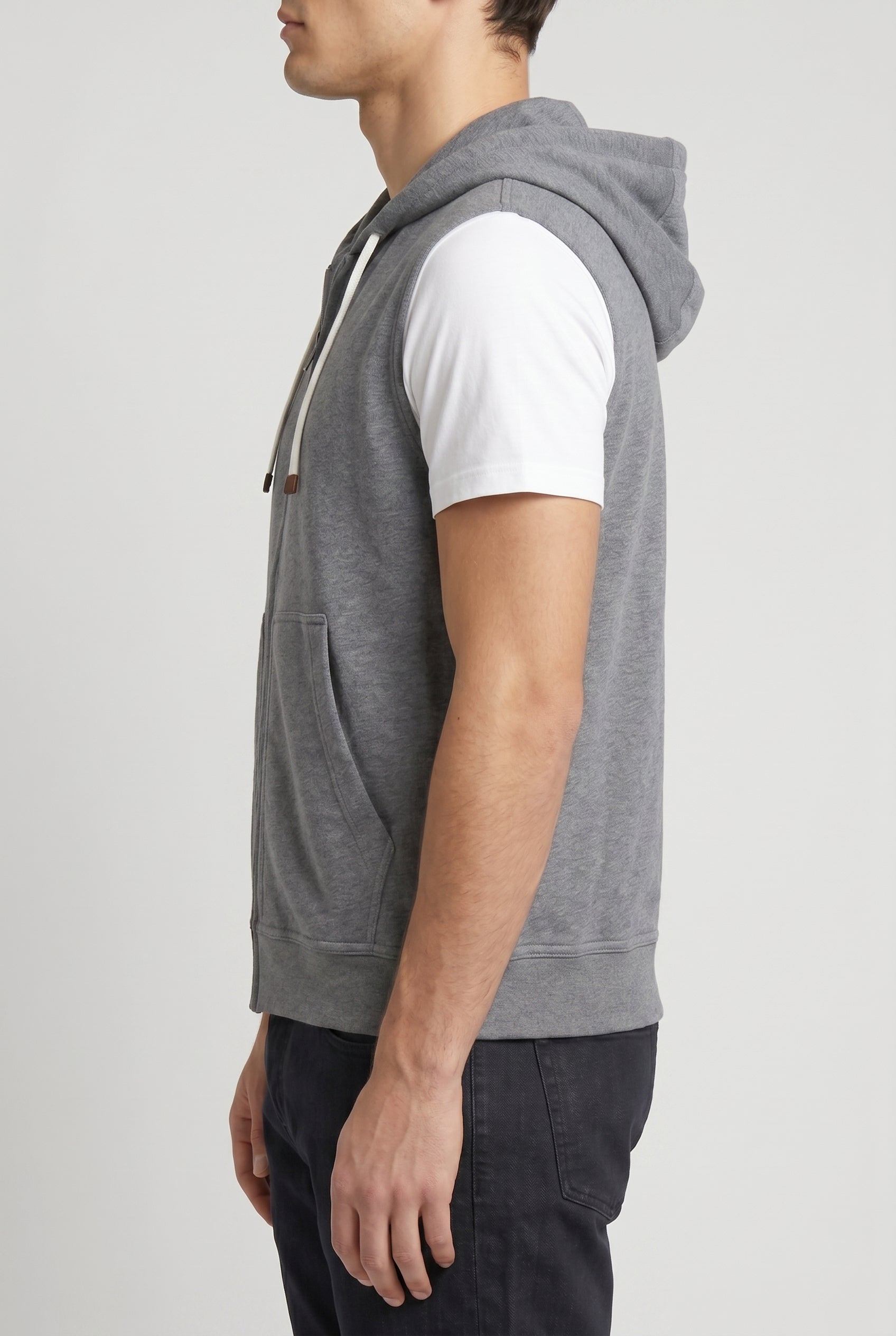 BRUNELLO CUCINELLI MEN'S GREY SLEEVELESS ZIP HOODIE