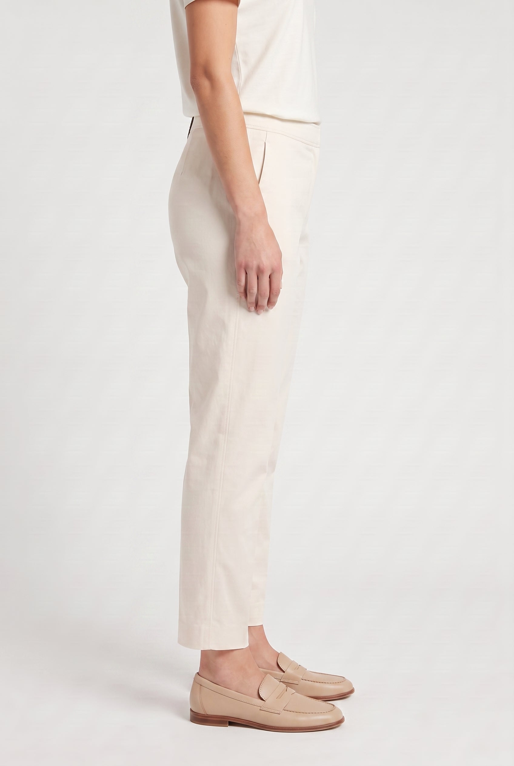 BRUNELLO CUCINELLI WOMEN'S LIGHT BEIGE TAILORED TROUSERS