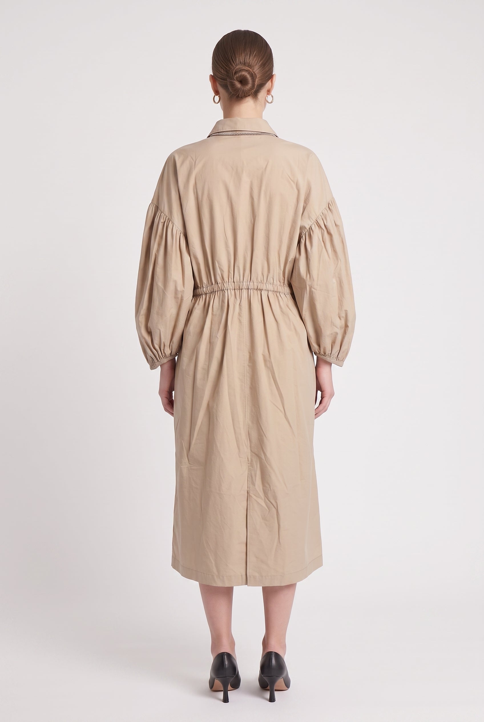 BRUNELLO CUCINELLI WOMEN'S BEIGE GATHERED SLEEVE DRESS