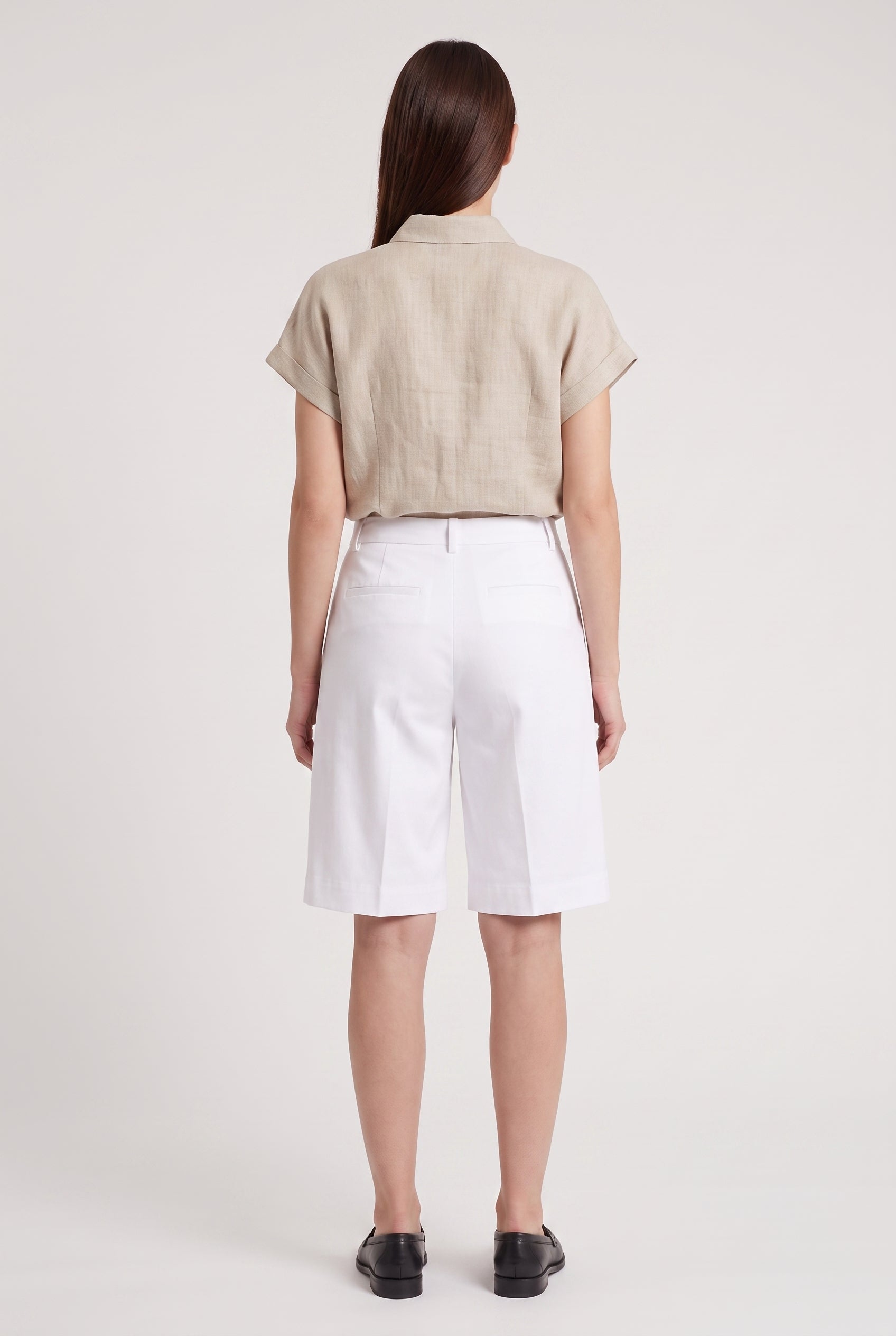 BRUNELLO CUCINELLI WOMEN'S WHITE TAILORED BERMUDA TROUSERS