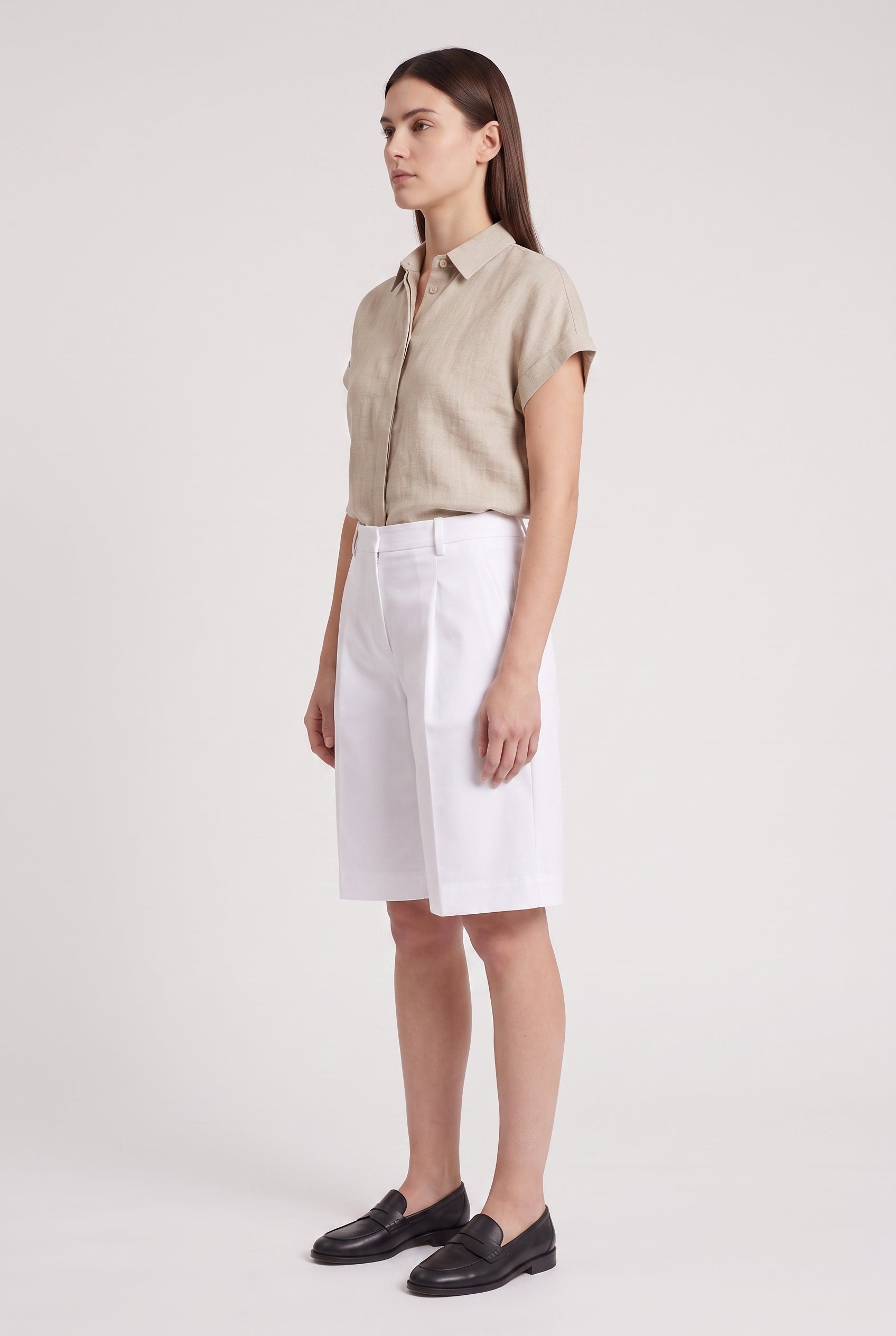 BRUNELLO CUCINELLI WOMEN'S WHITE TAILORED BERMUDA TROUSERS