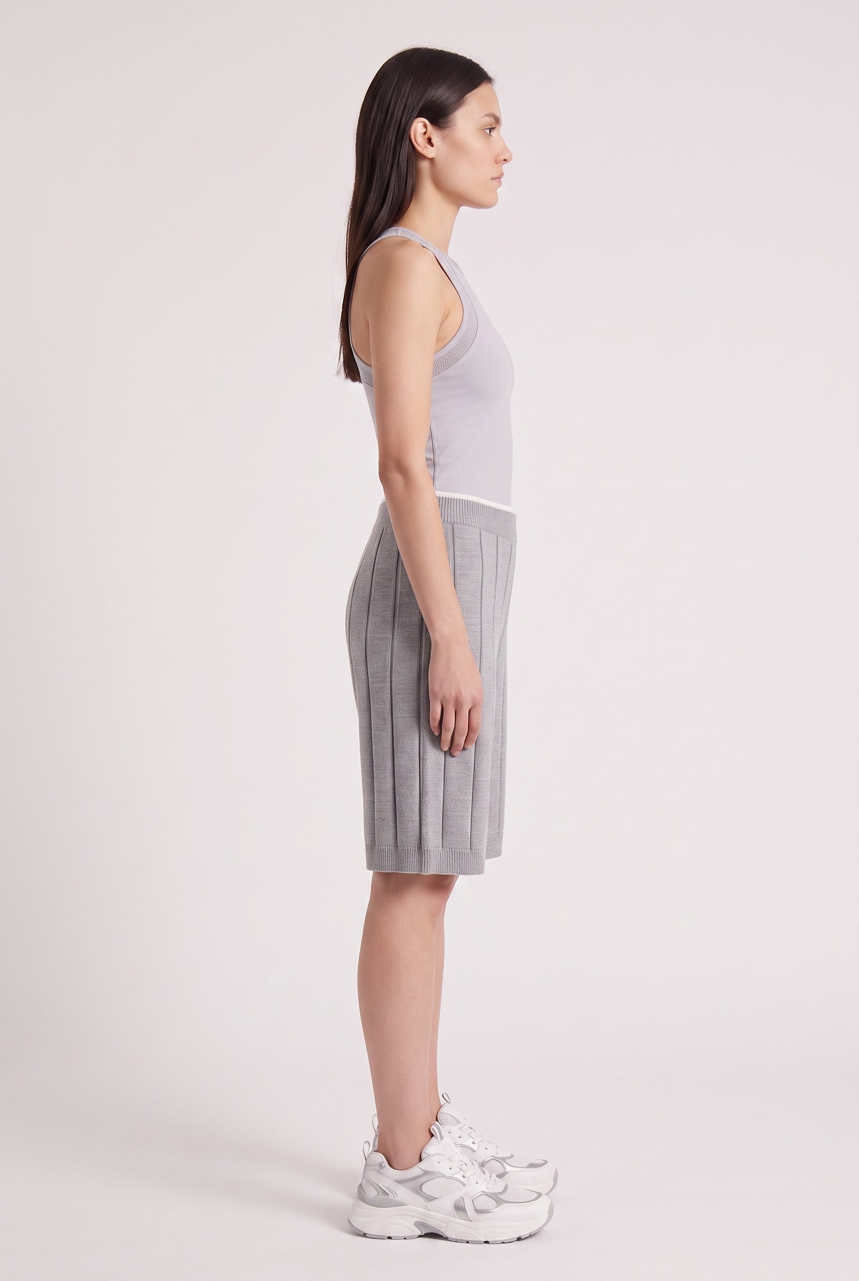 BRUNELLO CUCINELLI WOMEN'S LIGHT GREY RIBBED COTTON SHORTS