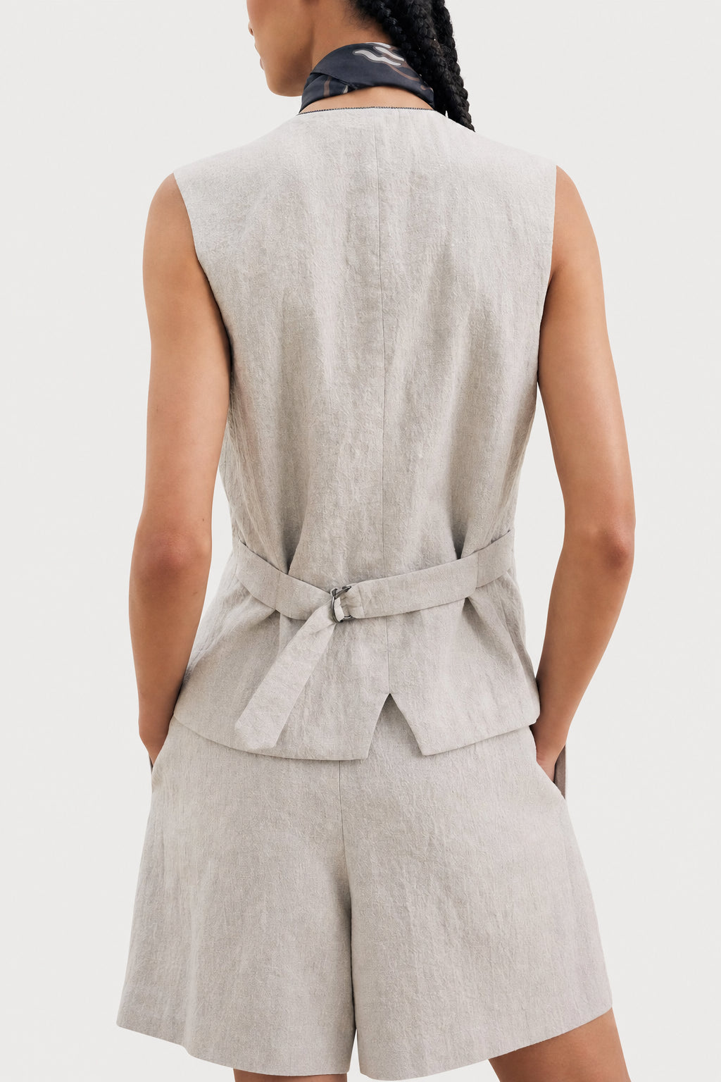 BRUNELLO CUCINELLI WOMEN'S LIGHT BEIGE LINEN VEST