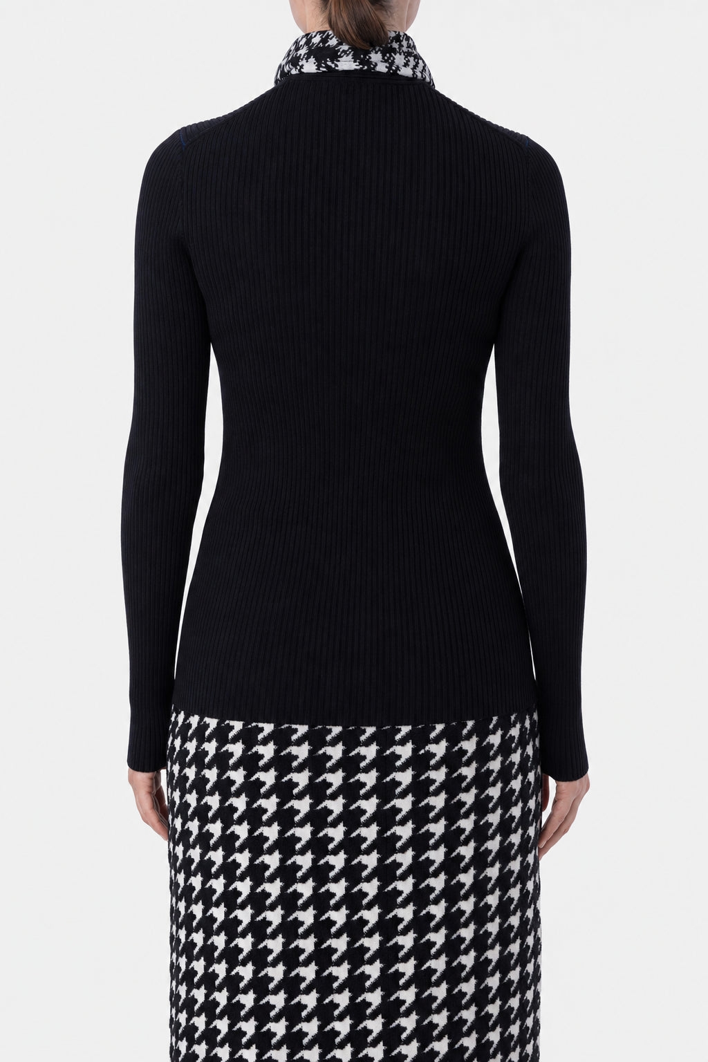 BURBERRY WOMEN'S BLACK RIBBED KNIT SWEATER