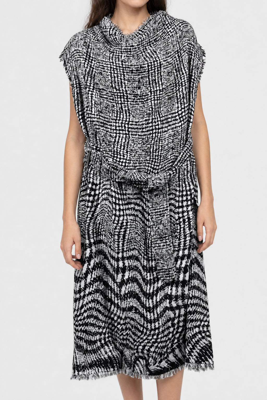 BURBERRY WOMEN'S BLACK WHITE PATTERNED DRESS