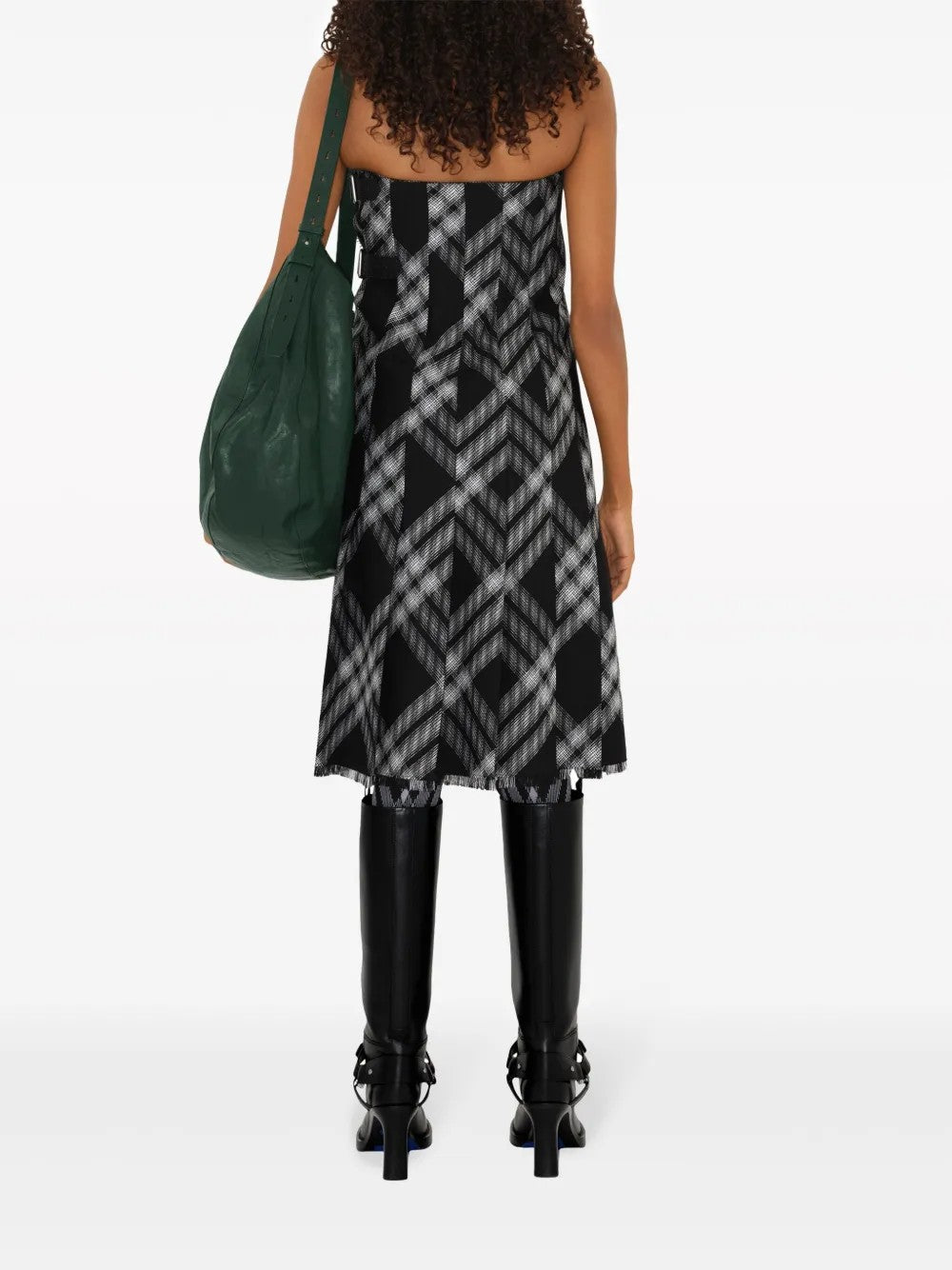 BURBERRY WOMEN'S BLACK WHITE PLAID SKIRT