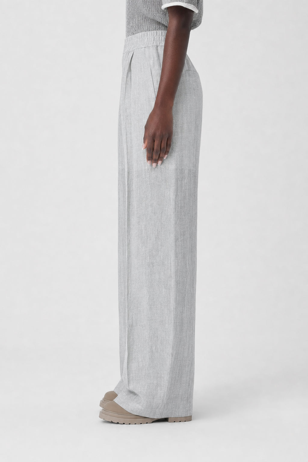 BRUNELLO CUCINELLI WOMEN'S LIGHT GREY LINEN TROUSERS