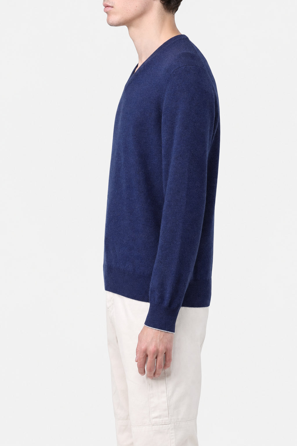 BRUNELLO CUCINELLI MEN'S BLUE WOOL V NECK SWEATER