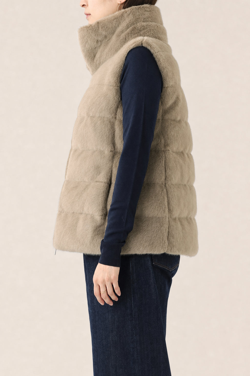 HERNO WOMEN'S CAMEL FAUX FUR VEST