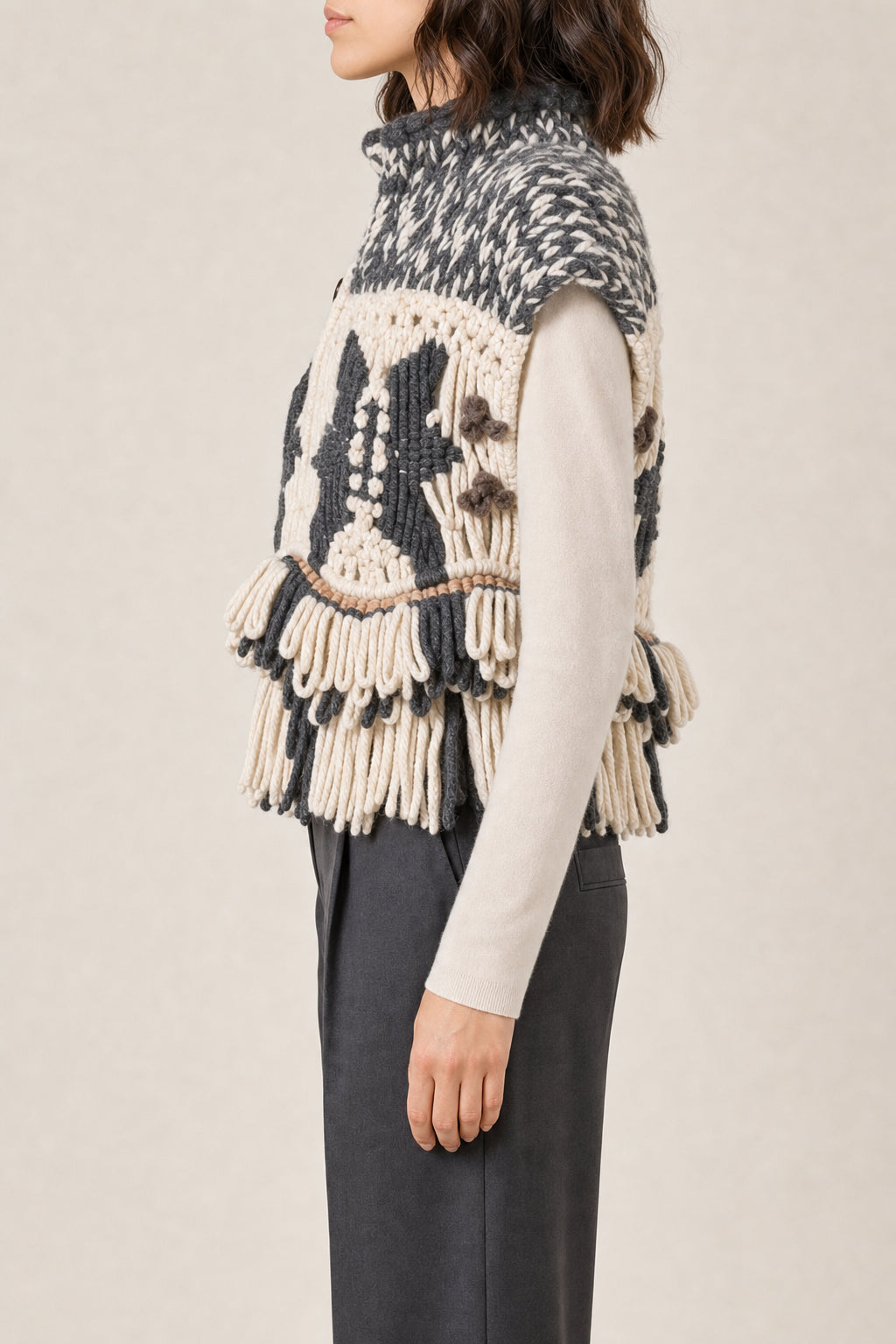BRUNELLO CUCINELLI WOMEN'S BLACK AND WHITE FRINGED KNIT PONCHO