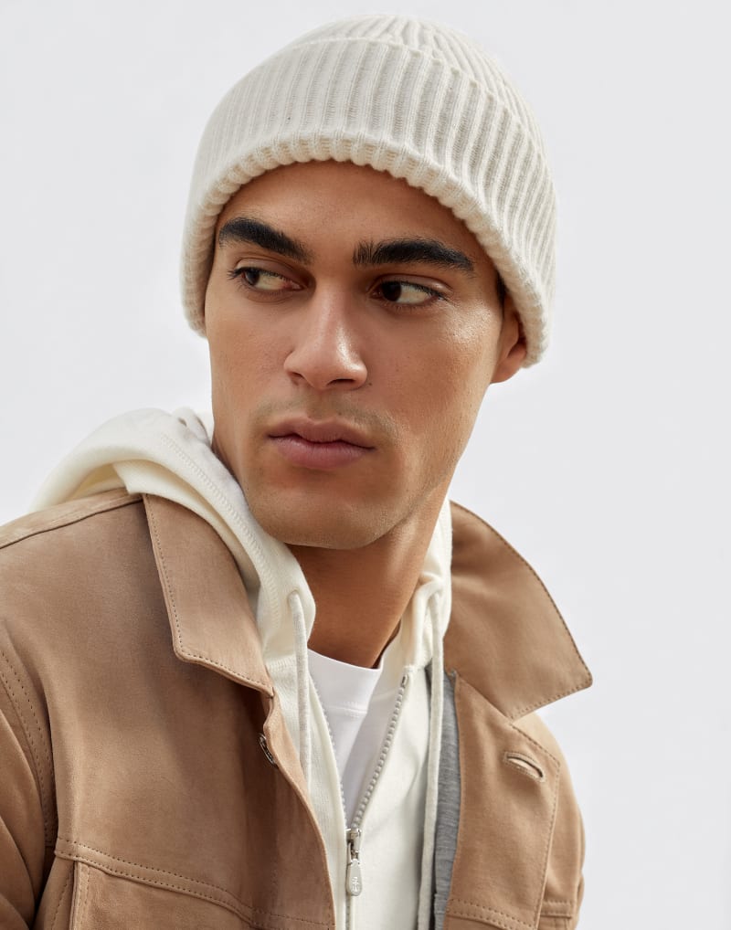 BRUNELLO CUCINELLI MEN'S OFF WHITE WOOL RIBBED KNIT HAT