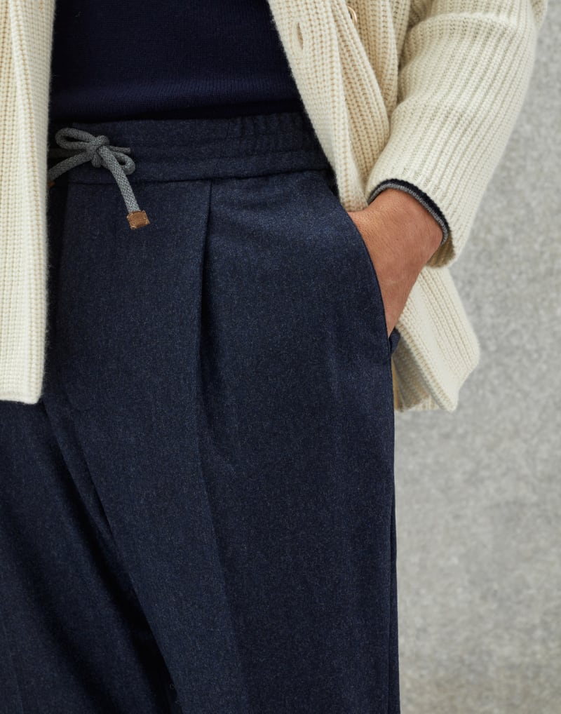 BRUNELLO CUCINELLI MEN'S DARK WOOL PLEATED TROUSERS