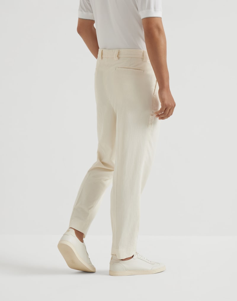 BRUNELLO CUCINELLI MEN'S OFF WHITE PLEATED COTTON TROUSERS
