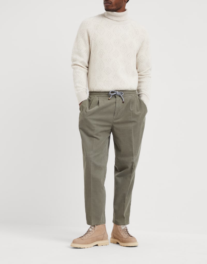 BRUNELLO CUCINELLI MEN'S MILITARY COTTON PLEATED TROUSERS