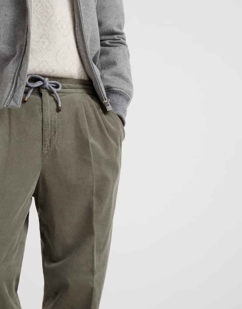 BRUNELLO CUCINELLI MEN'S MILITARY COTTON PLEATED TROUSERS