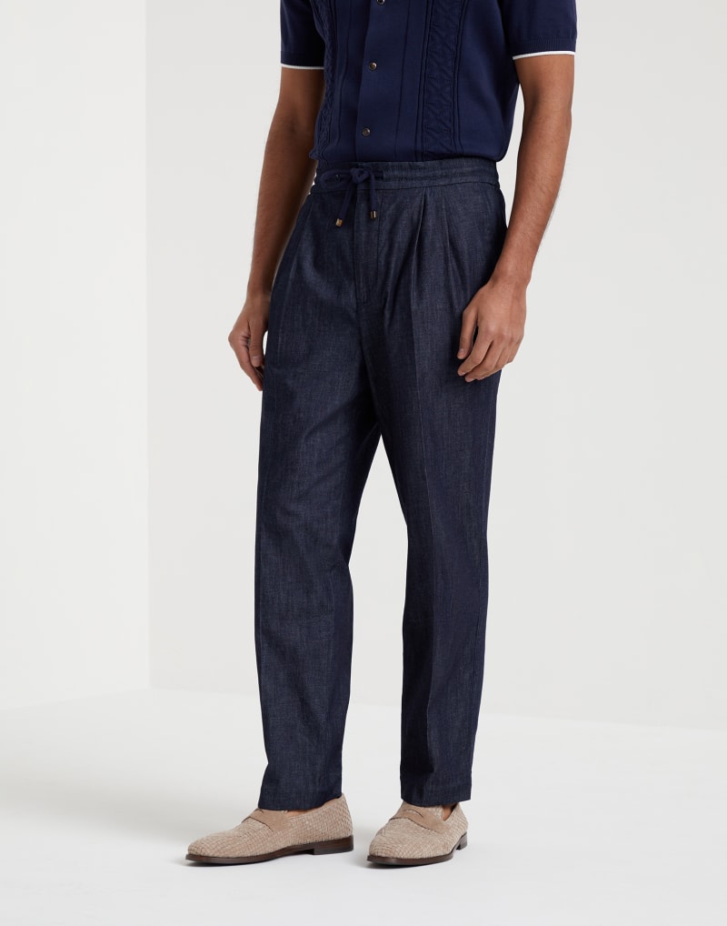 BRUNELLO CUCINELLI MEN'S BLUE DENIM PLEATED TROUSERS