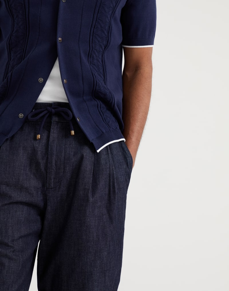 BRUNELLO CUCINELLI MEN'S BLUE DENIM PLEATED SHORTS