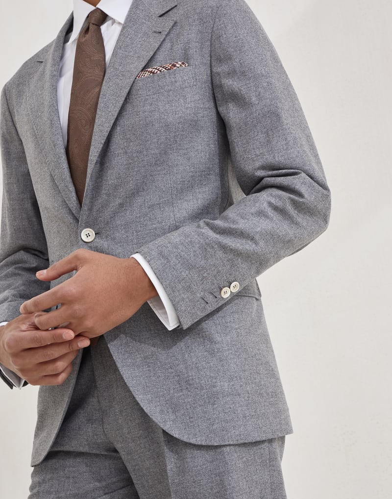 BRUNELLO CUCINELLI MEN'S GREY WOOL SILK TWO BUTTON SUIT