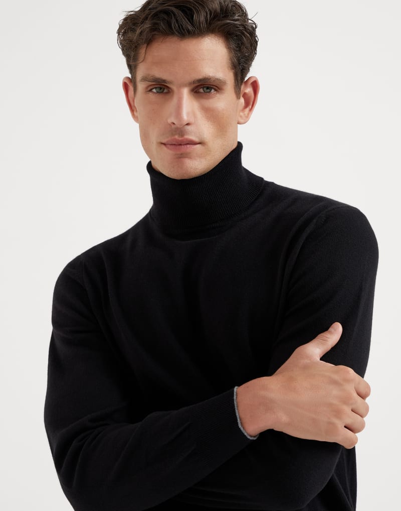 BRUNELLO CUCINELLI MEN'S BLACK WOOL TURTLENECK SWEATER
