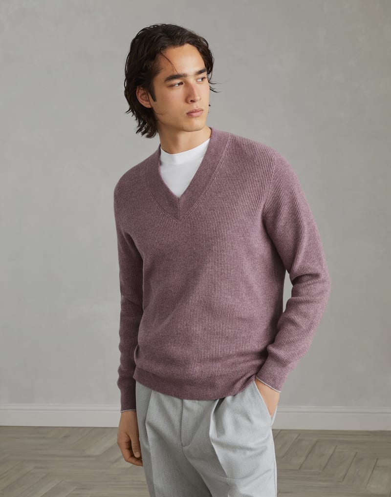 BRUNELLO CUCINELLI MEN'S ONION WOOL V NECK SWEATER