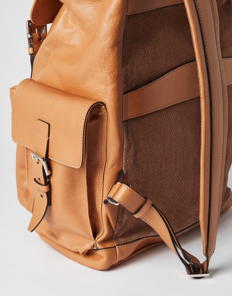 BRUNELLO CUCINELLI MEN'S NATURAL LEATHER BUCKLE BACKPACK