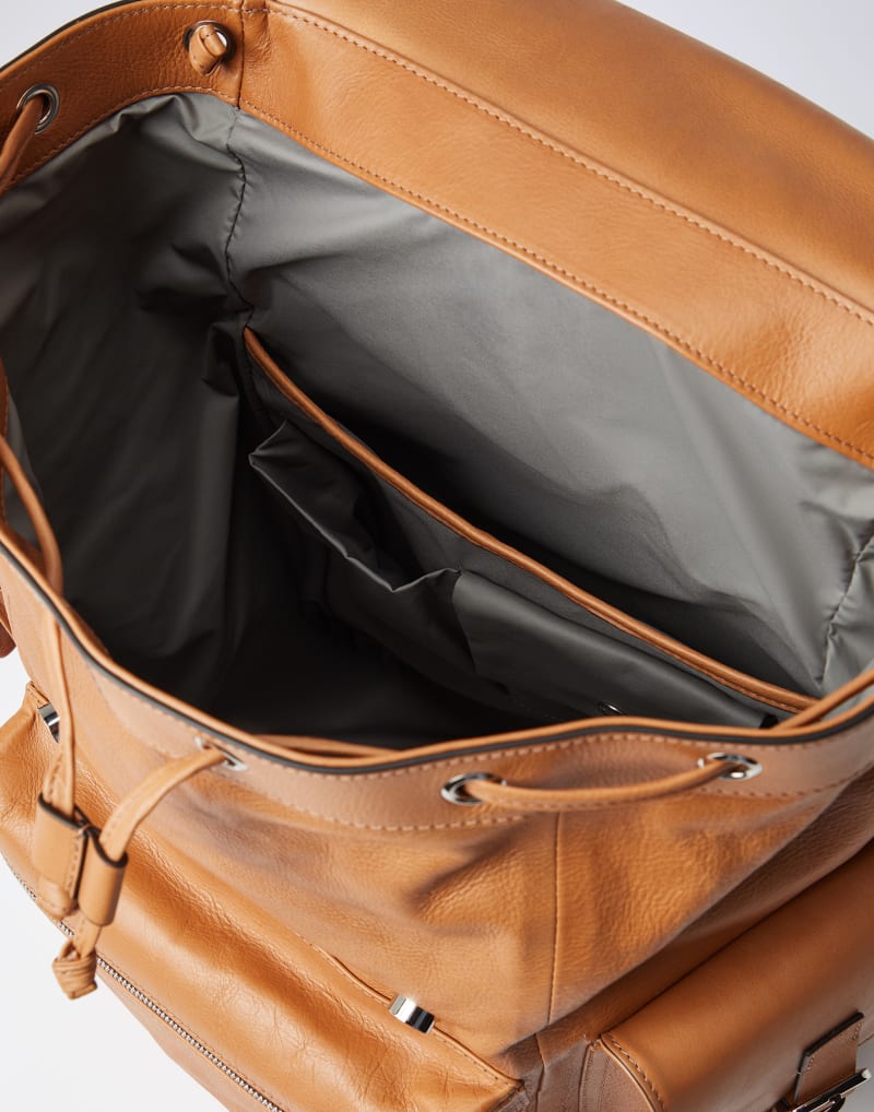 BRUNELLO CUCINELLI MEN'S NATURAL LEATHER BUCKLE BACKPACK