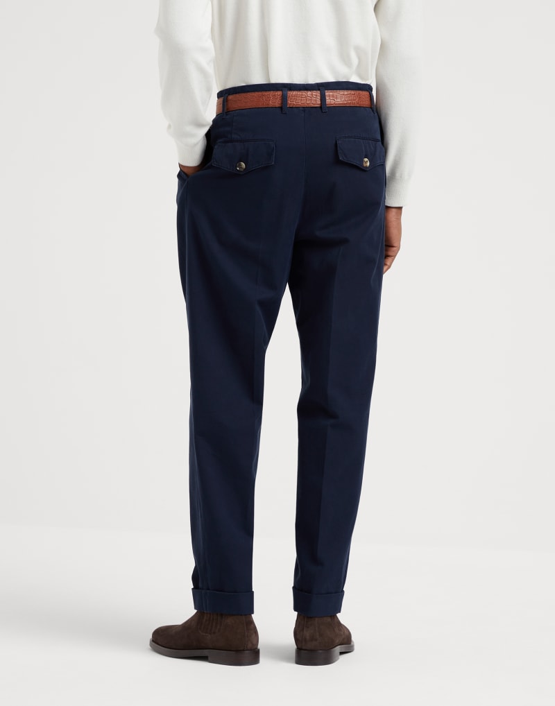 BRUNELLO CUCINELLI MEN'S NAVY COTTON PLEATED TROUSERS
