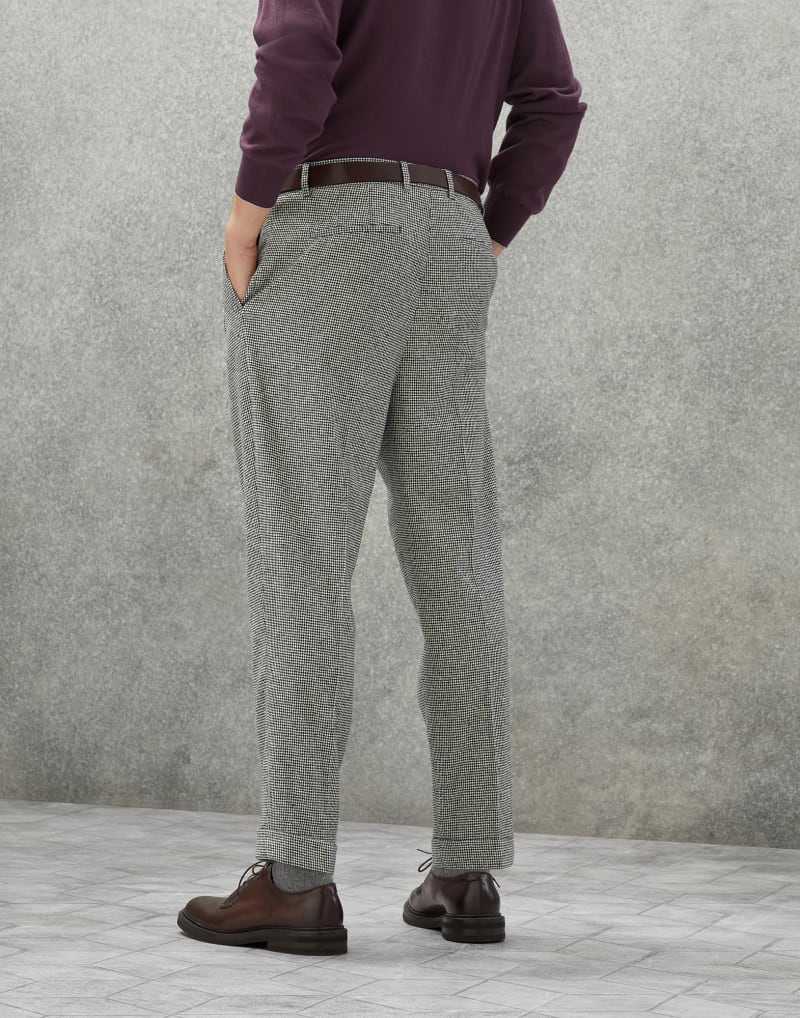 BRUNELLO CUCINELLI MEN'S LIGHT GREY WOOL PLEATED TROUSERS
