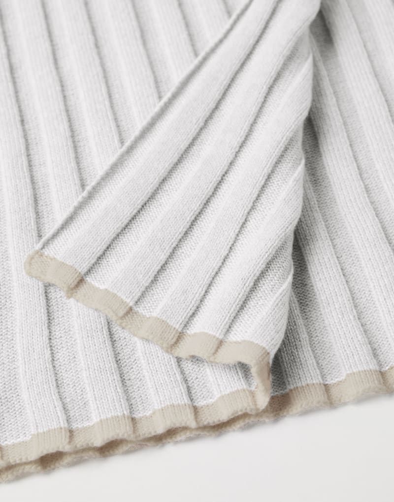BRUNELLO CUCINELLI MEN'S WHITE RIBBED WOOL SCARF