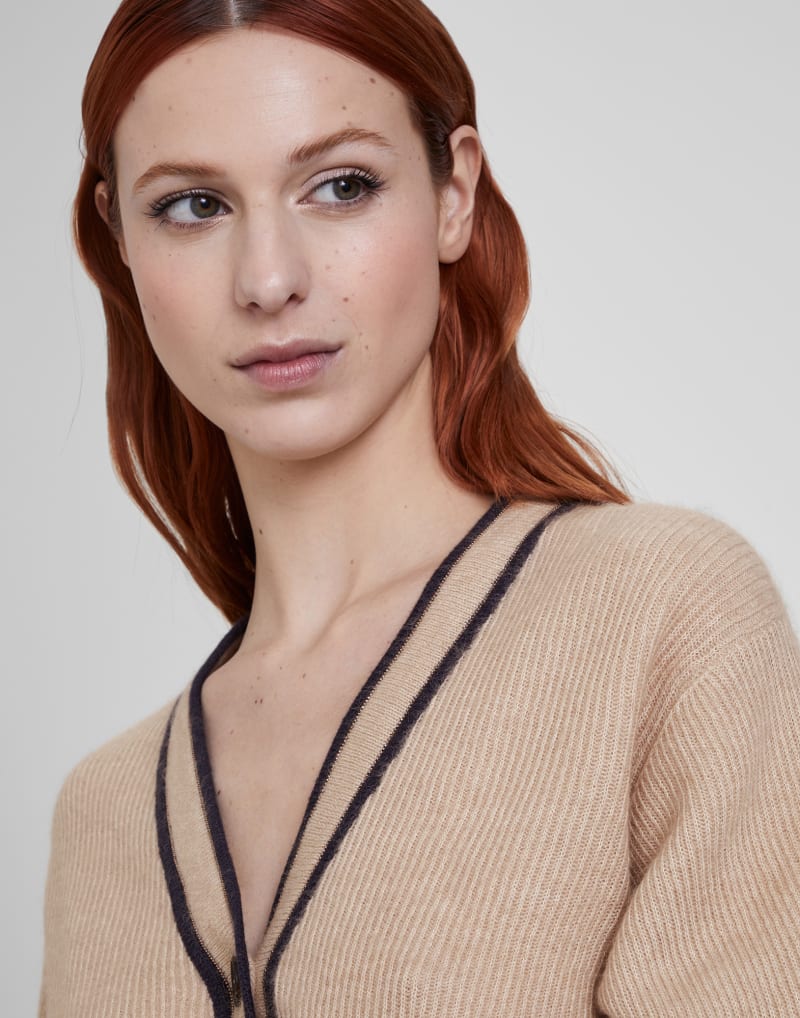 BRUNELLO CUCINELLI WOMEN'S LIGHT BEIGE WOOL BLEND BUTTON FRONT SWEATER