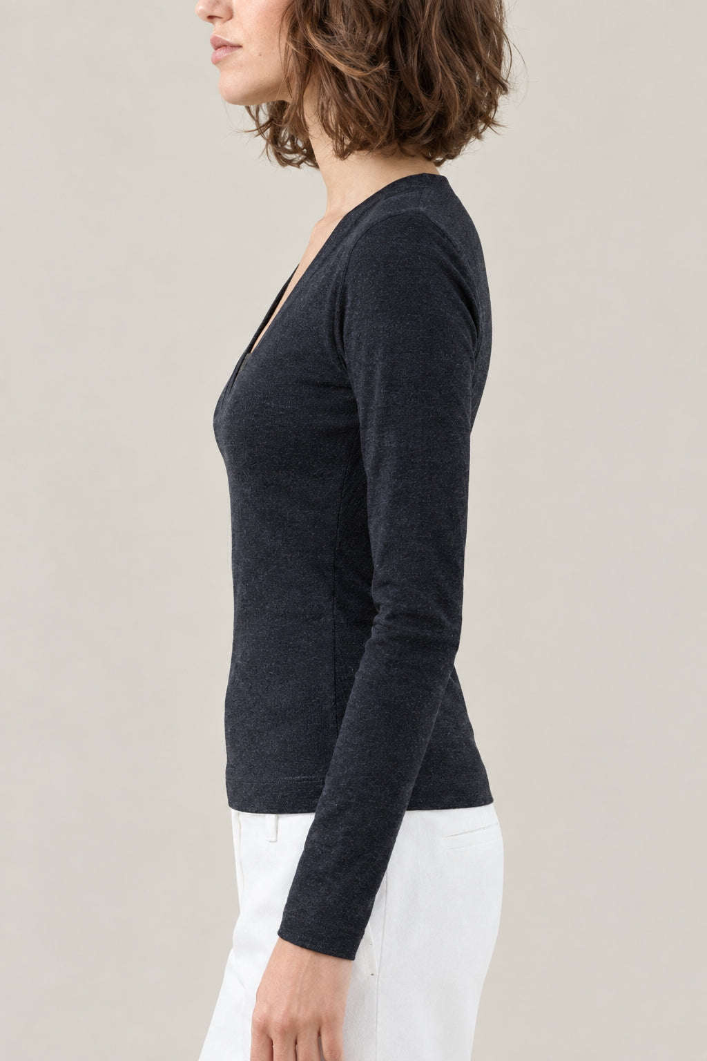 BRUNELLO CUCINELLI WOMEN'S ANTHRACITE COTTON STRETCH V NECK SHIRT