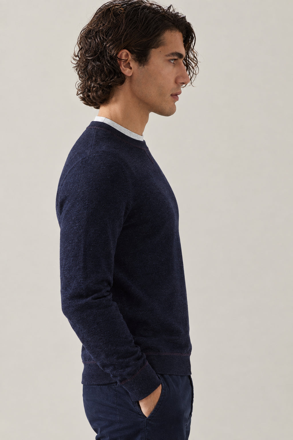 BRUNELLO CUCINELLI MEN'S NAVY WOOL BLEND CREWNECK SWEATER