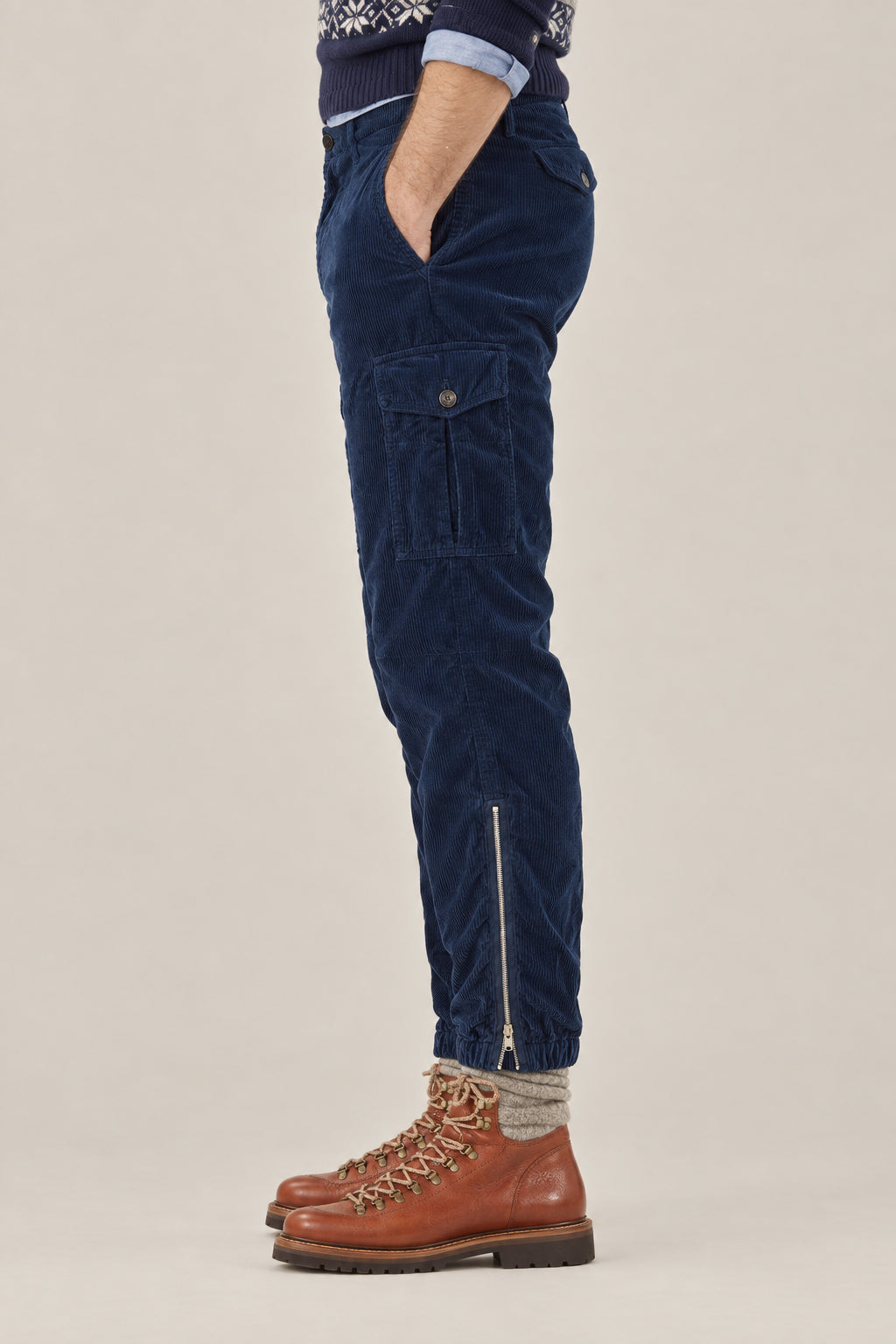BRUNELLO CUCINELLI MEN'S NAVY COTTON CARGO TROUSERS