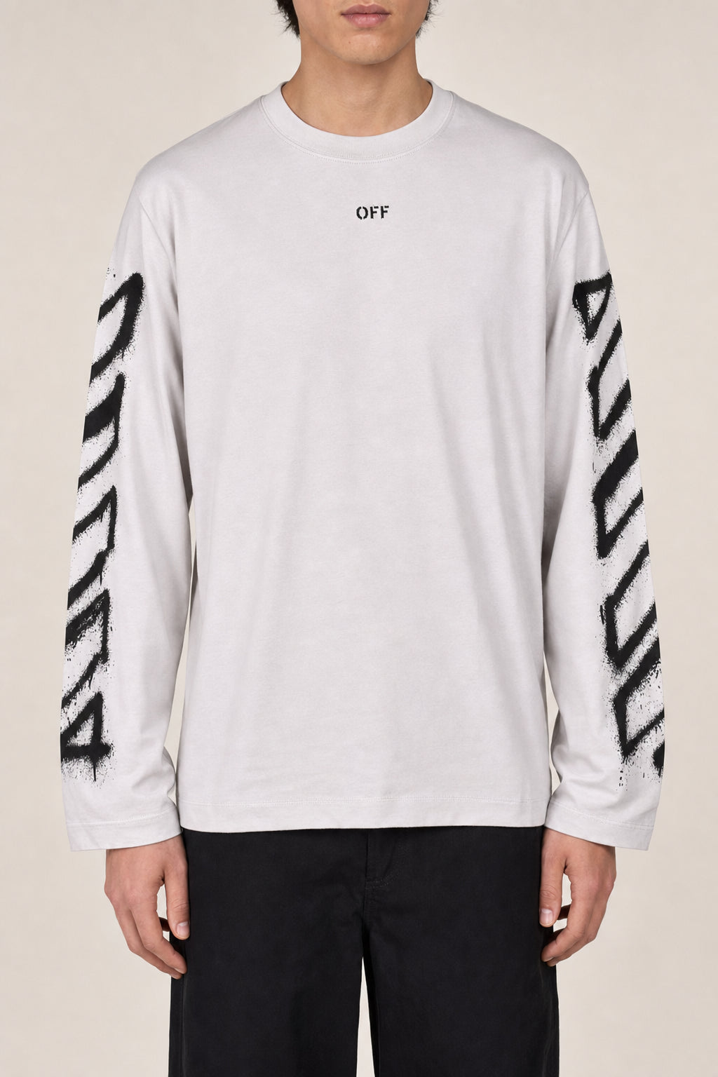OFF-WHITE MEN'S SPRAY CAN ARROW SKATE L/S TEE