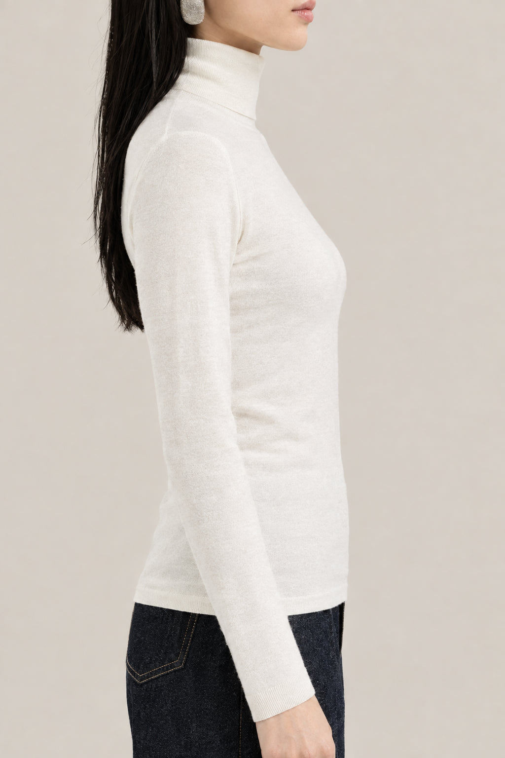 BRUNELLO CUCINELLI WOMEN'S WHITE WOOL SILK TURTLENECK SWEATER
