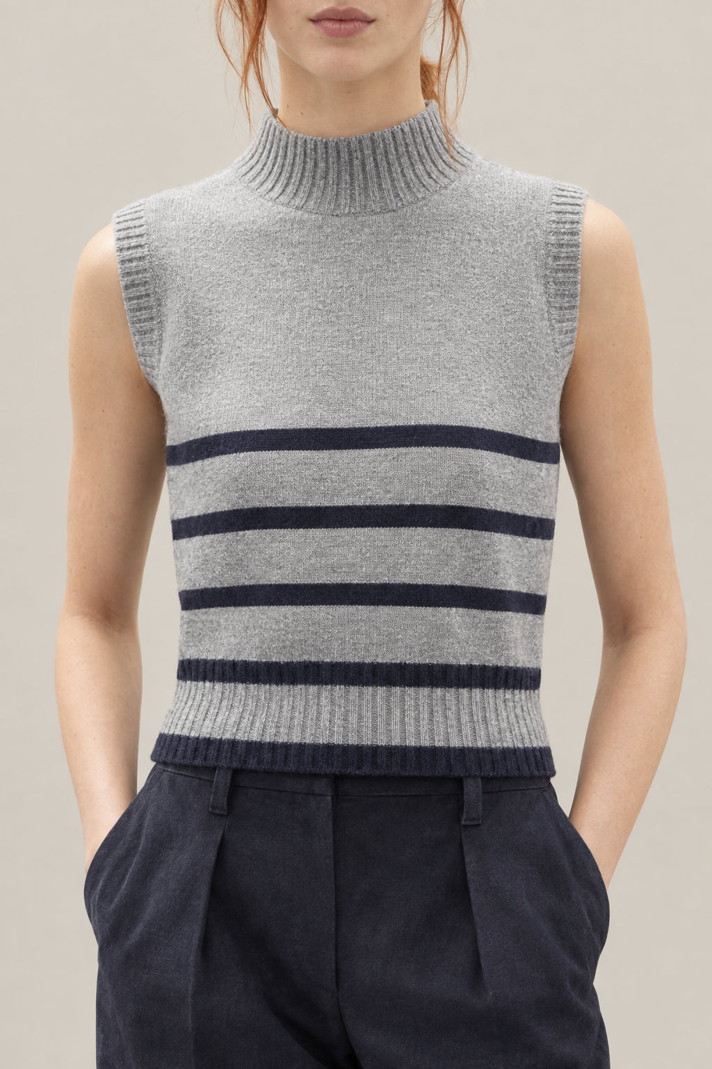 BRUNELLO CUCINELLI WOMEN'S LIGHT GREY WOOL SLEEVELESS SWEATER
