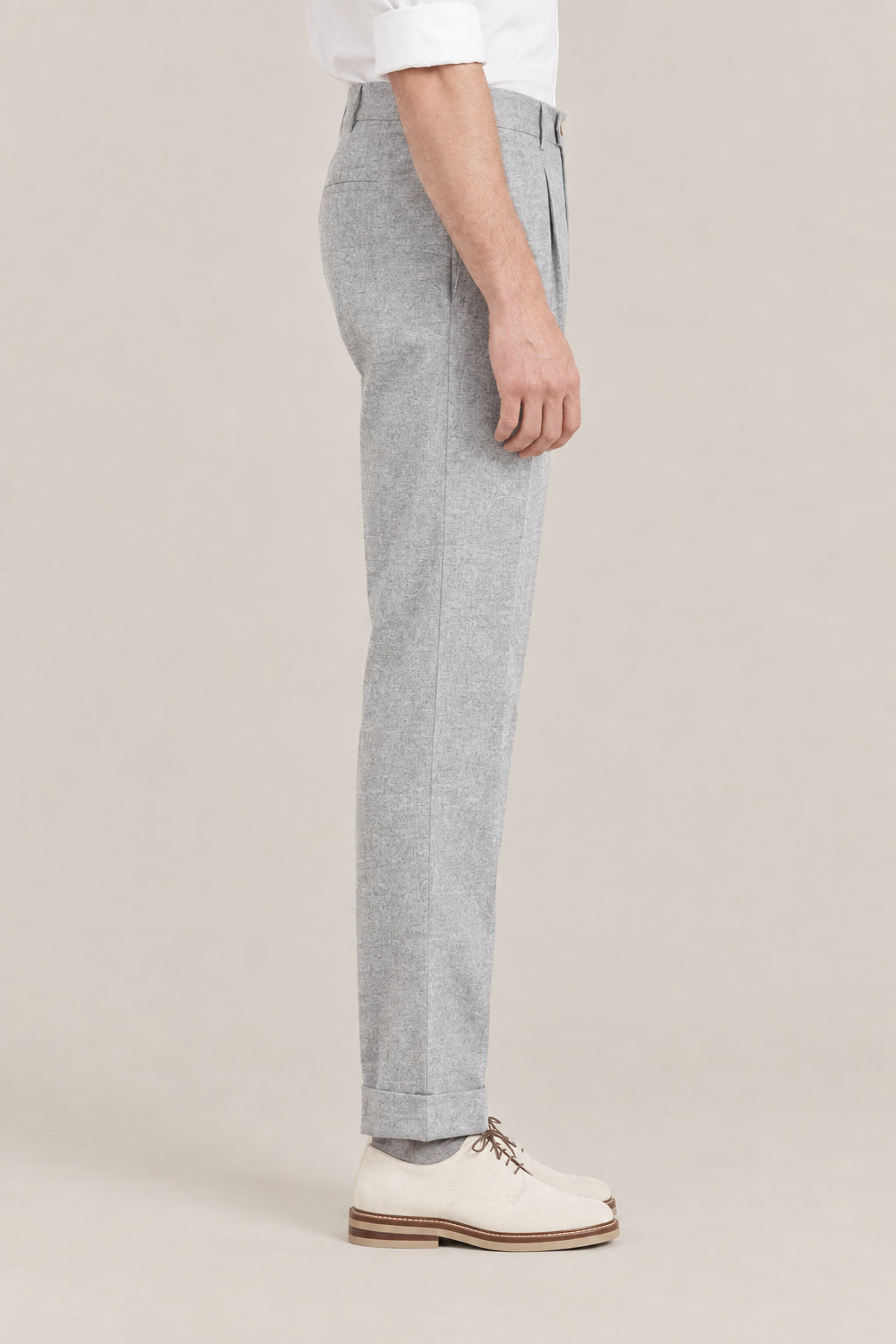 BRUNELLO CUCINELLI MEN'S PEARL GREY WOOL SILK PLEATED TROUSERS