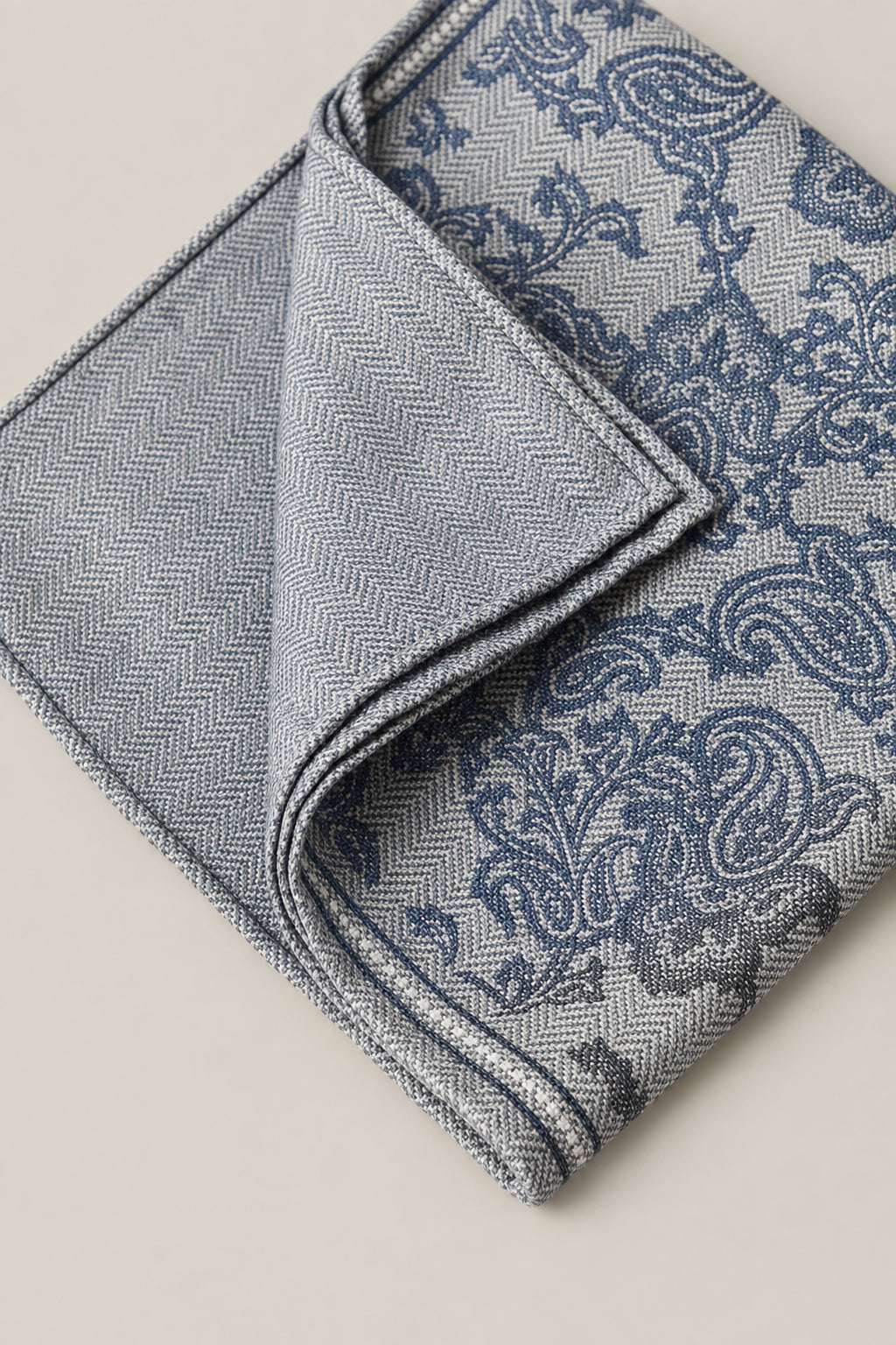 BRUNELLO CUCINELLI MEN'S FOG SILK PAISLEY POCKET SQUARE