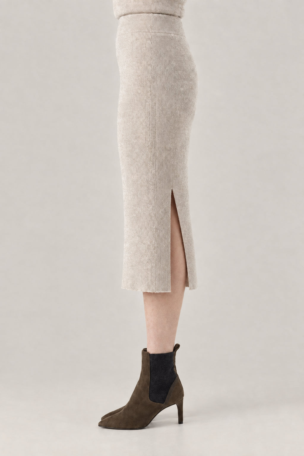 BRUNELLO CUCINELLI WOMEN'S FEATHER WOOL SILK RIBBED KNIT SKIRT