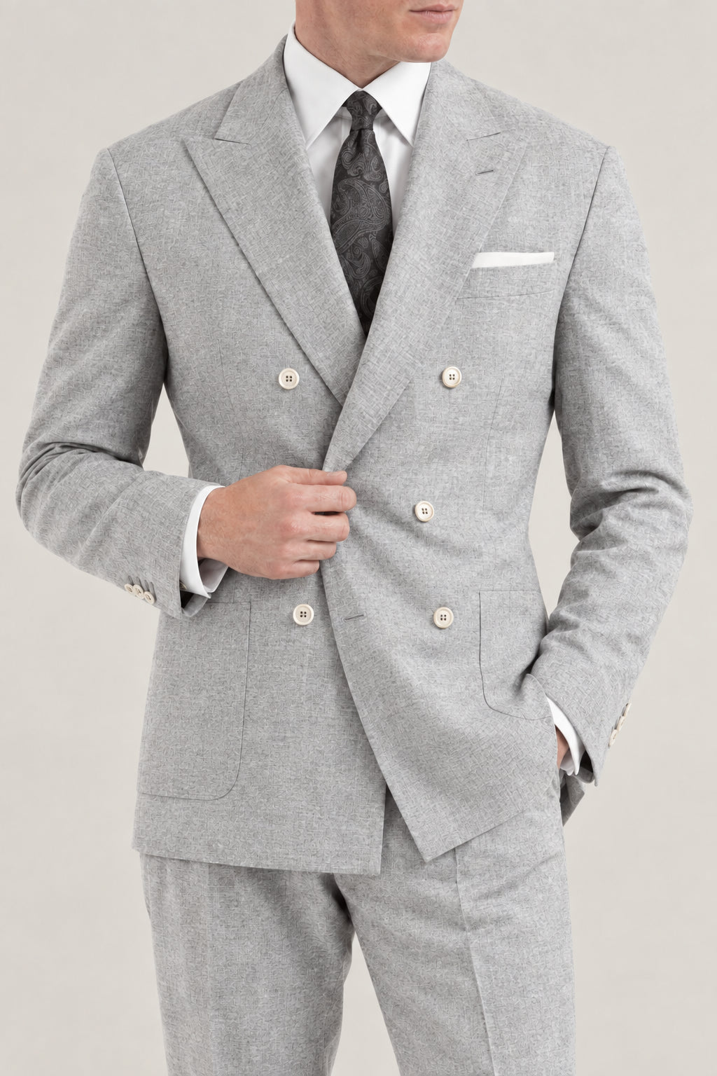 BRUNELLO CUCINELLI MEN'S PEARL GREY WOOL SILK DOUBLE BREASTED SUIT